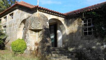 Casas históricas estão a ser degradadas e Melgaço quer transformá-las em turismo