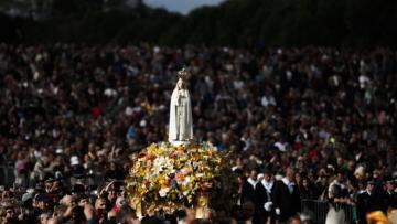 Apelo ao fim da guerra marca oração no Santuário de Fátima