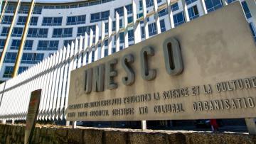 Países em desenvolvimento devem combater iliteracia tecnológica e regular IA, diz UNESCO