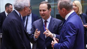 Medina garante na UE “continuidade da trajetória de contas certas”