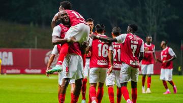SC Braga goleia na Sérvia e confirma presença no play-off da Liga dos Campeões