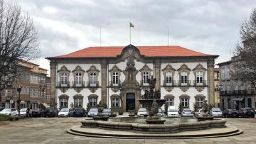 Câmara de Braga extingue "PPP dos sintéticos"