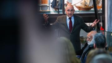 Perda de memória “na política é fatal” e todos parecem iguais, afirma Passos Coelho