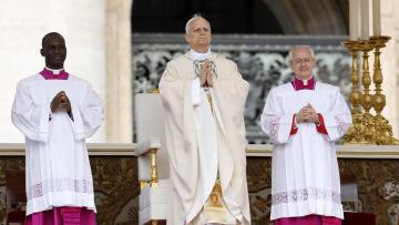 Leão XIV quer Igreja unida contra ódio e economia que marginaliza os pobres