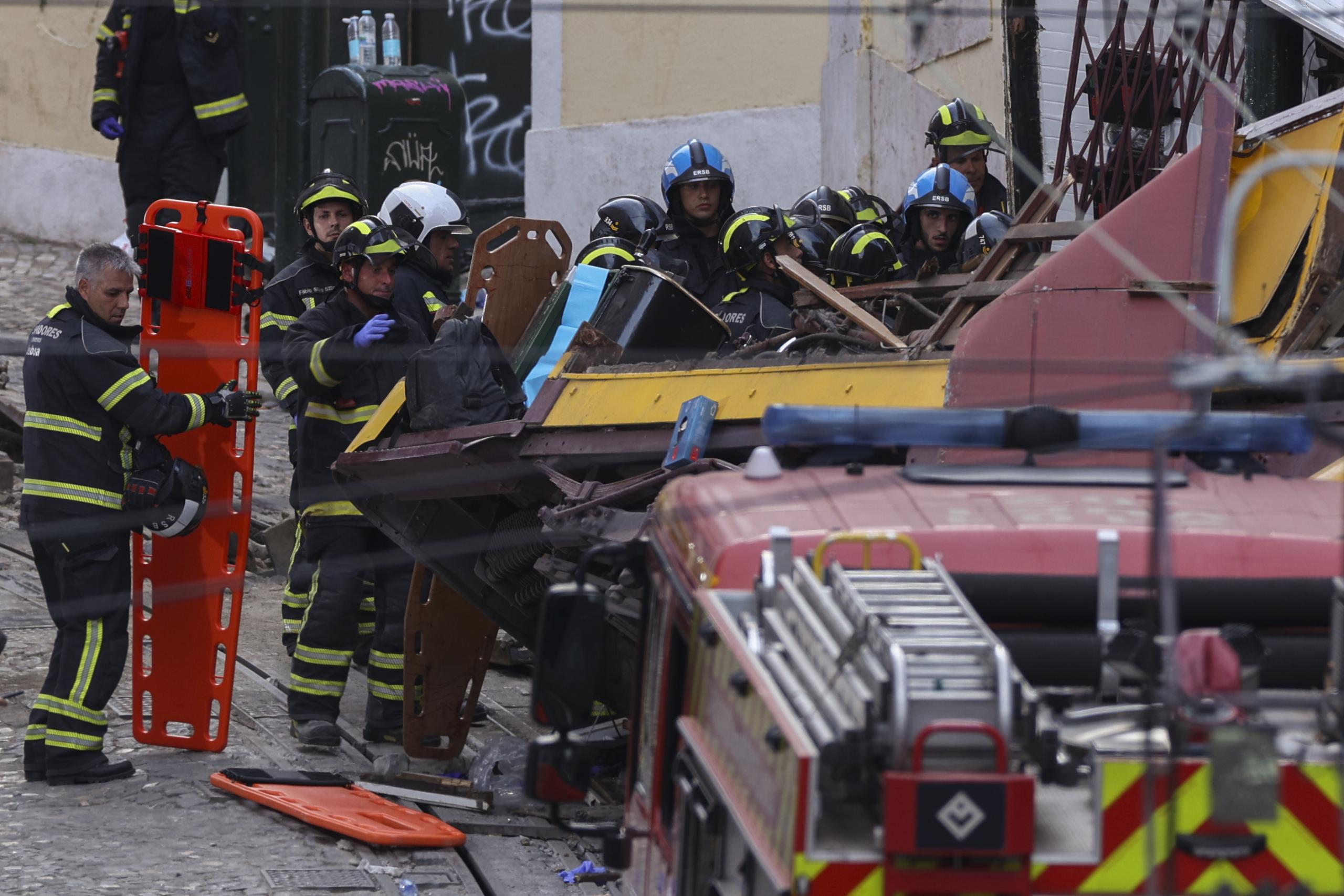 PSP confirma existência de mortes no descarrilamento do elevador da Glória