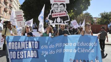 Professores em manifestação em Lisboa para reclamar valorização urgente da carreira