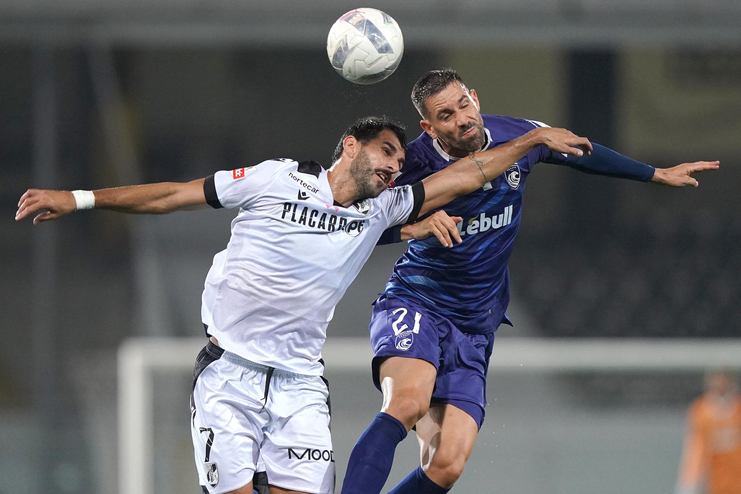 Vitória SC dá a volta ao Santa Clara e sobe ao sétimo lugar