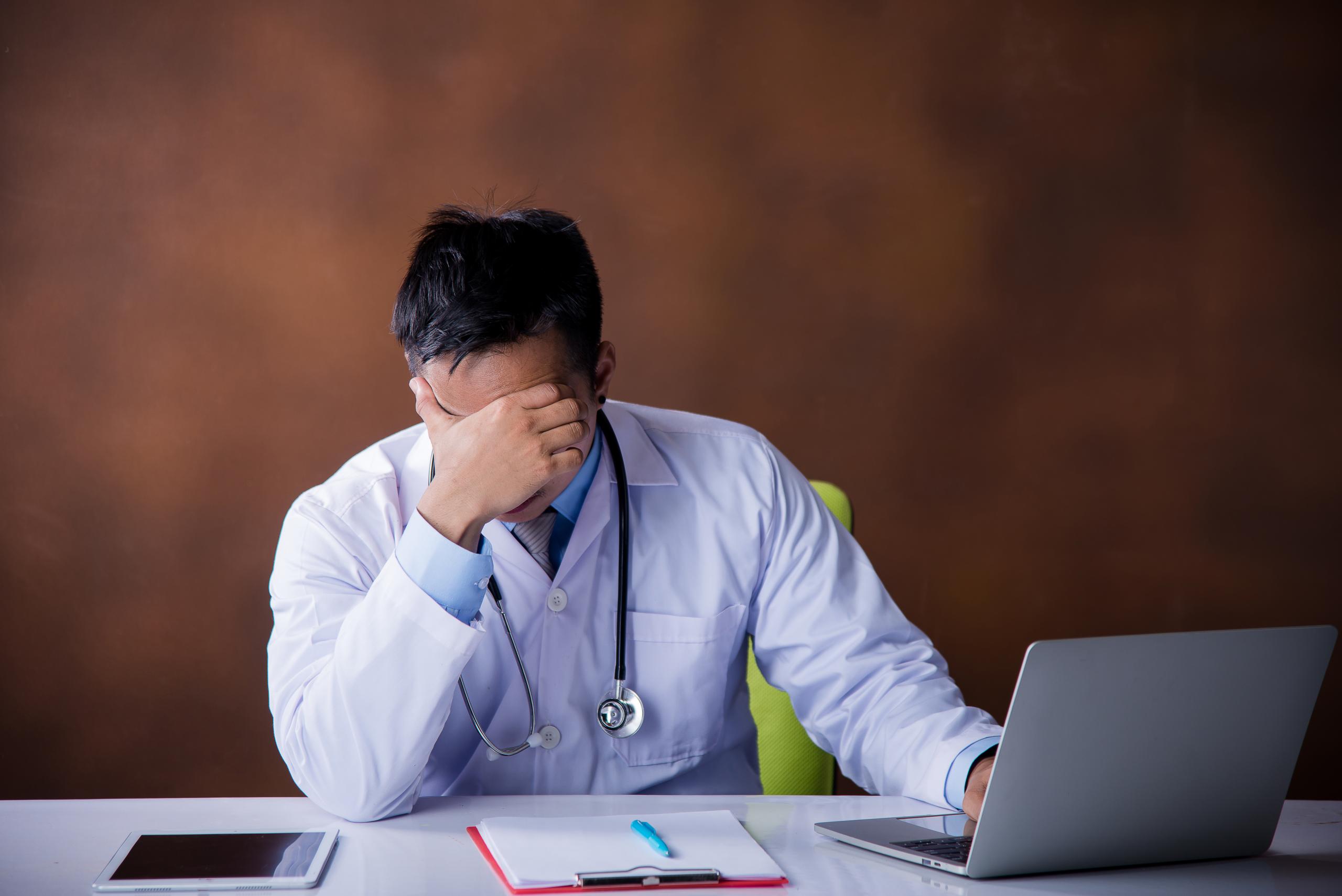 Um em cada quatro médicos internos com sintomas graves de 'burnout'