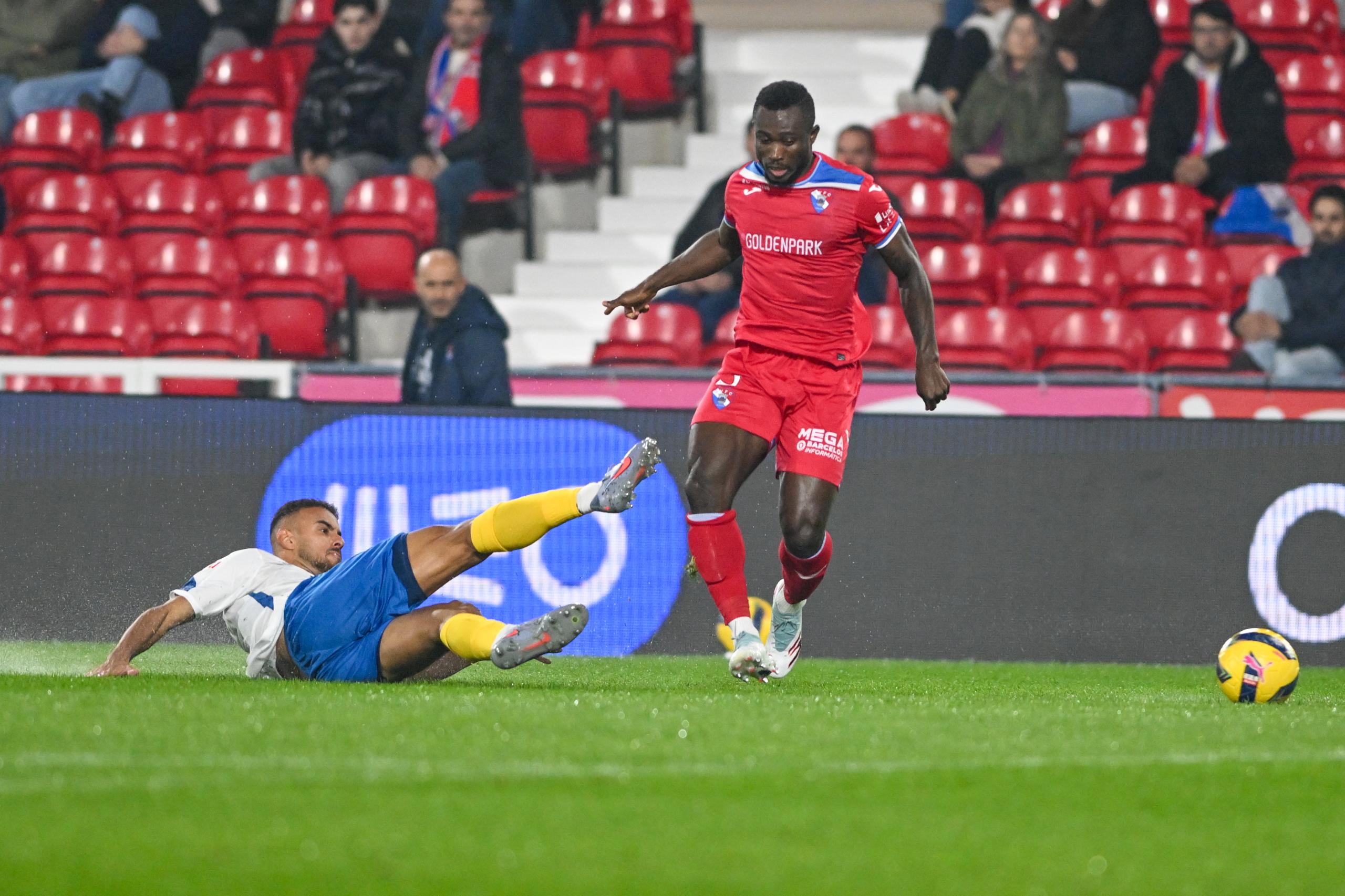 Gil Vicente vence Santa Clara e segue isolado no quarto lugar
