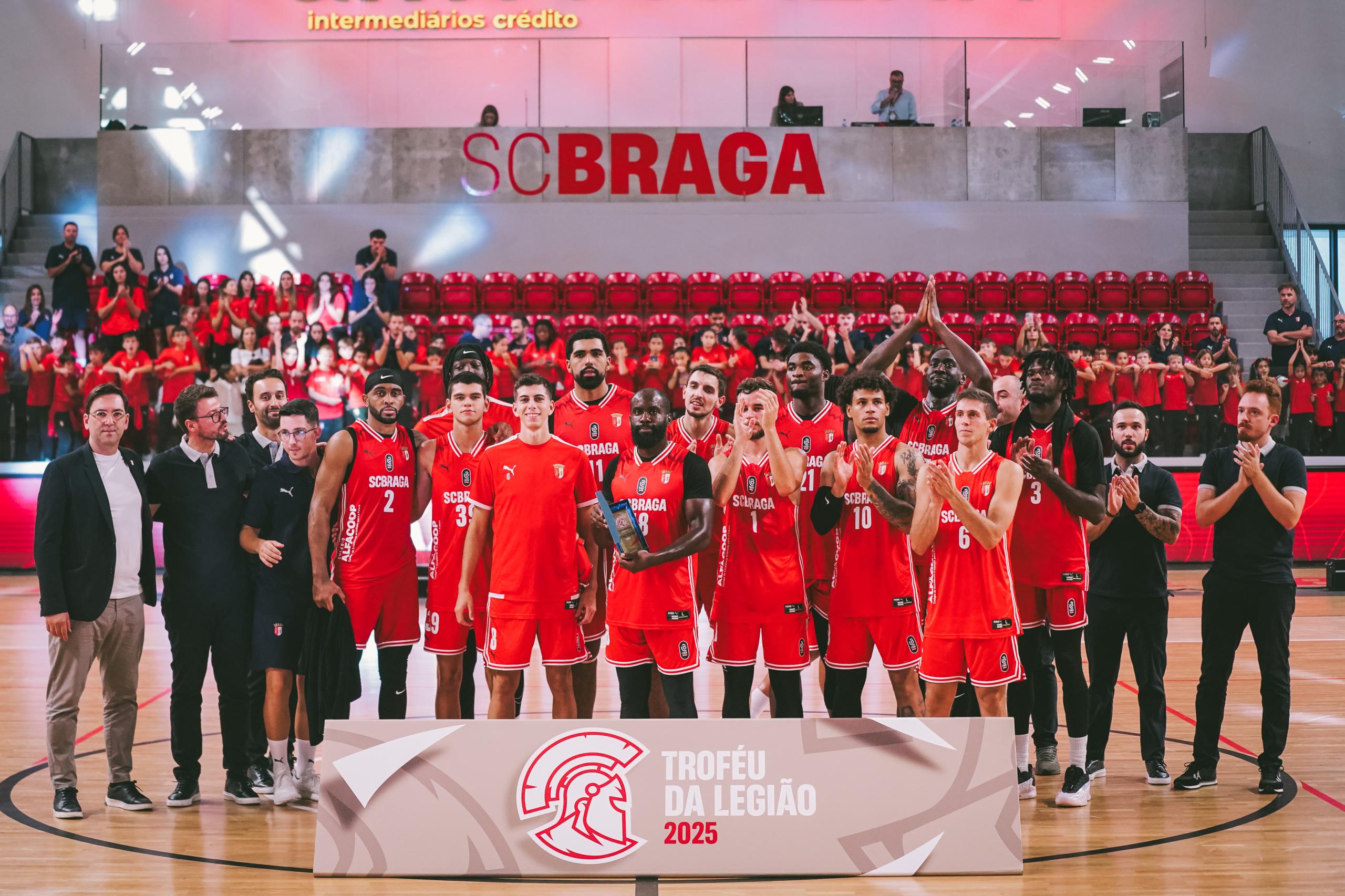 Equipa de basquetebol do SC Braga conquista Troféu da Legião