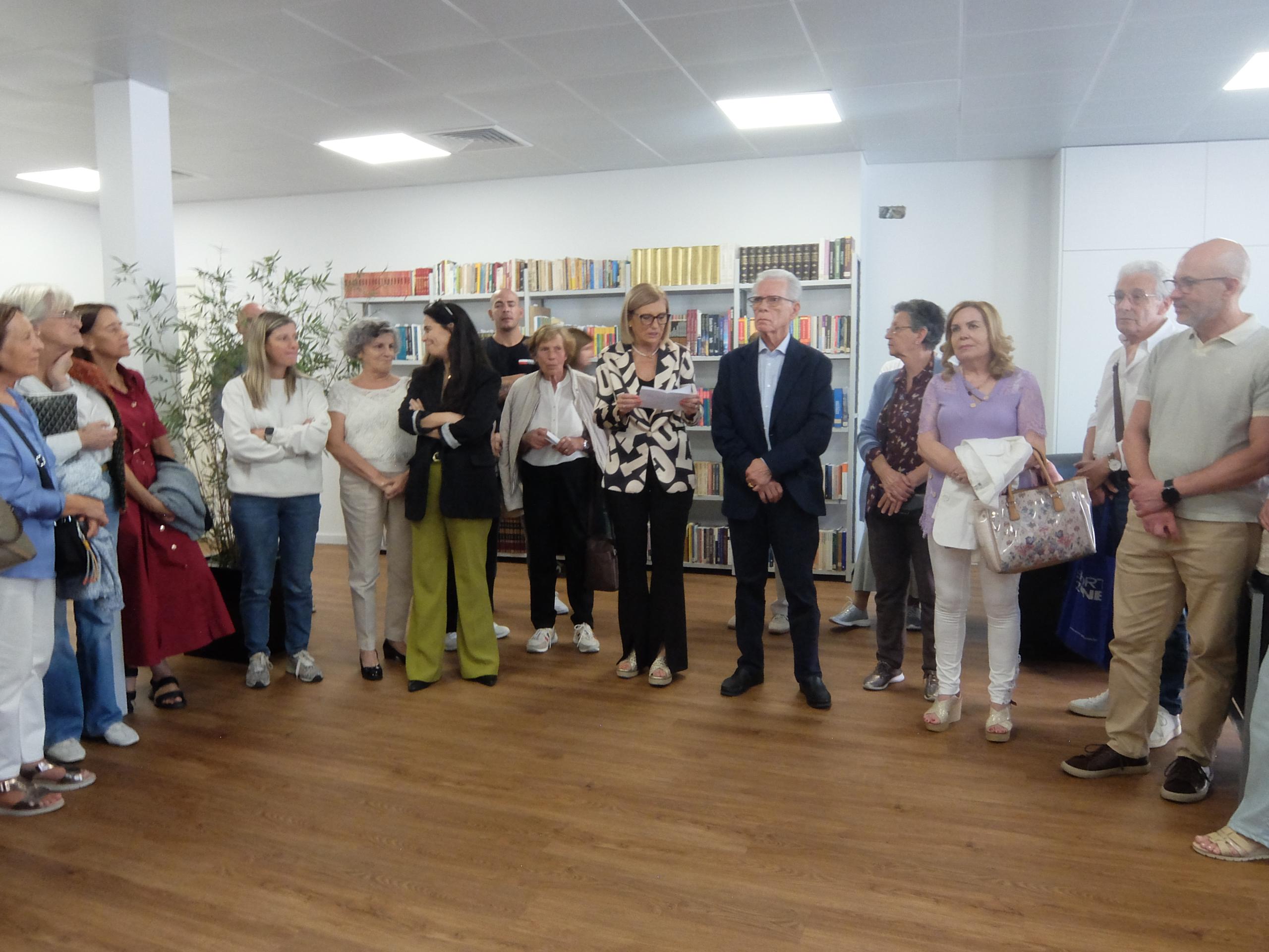 Academia Sénior do município abre biblioteca comunitária com cerca de 20 mil livros