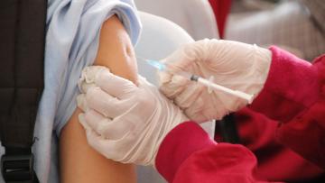 Vacinação contra Covid-19 e gripe arranca esta sexta-feira