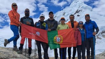 Amigos da Montanha alcançam três cumes acima dos 5 mil metros no Peru