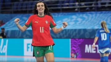 Carolina Pedreira eleita a melhor jovem jogadora de futsal do mundo