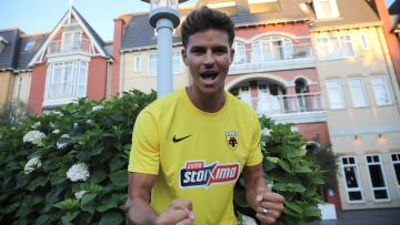 AEK oficializou contratação de Filipe Relvas, central do Vitória SC
