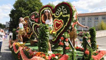 Famalicão. Veja aqui as fotos da Batalha das Flores, que transformou as ruas em jardim
