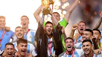 Messi diz 'adeus' à seleção Argentina, cumpridos todos os sonhos de 'pibe'
