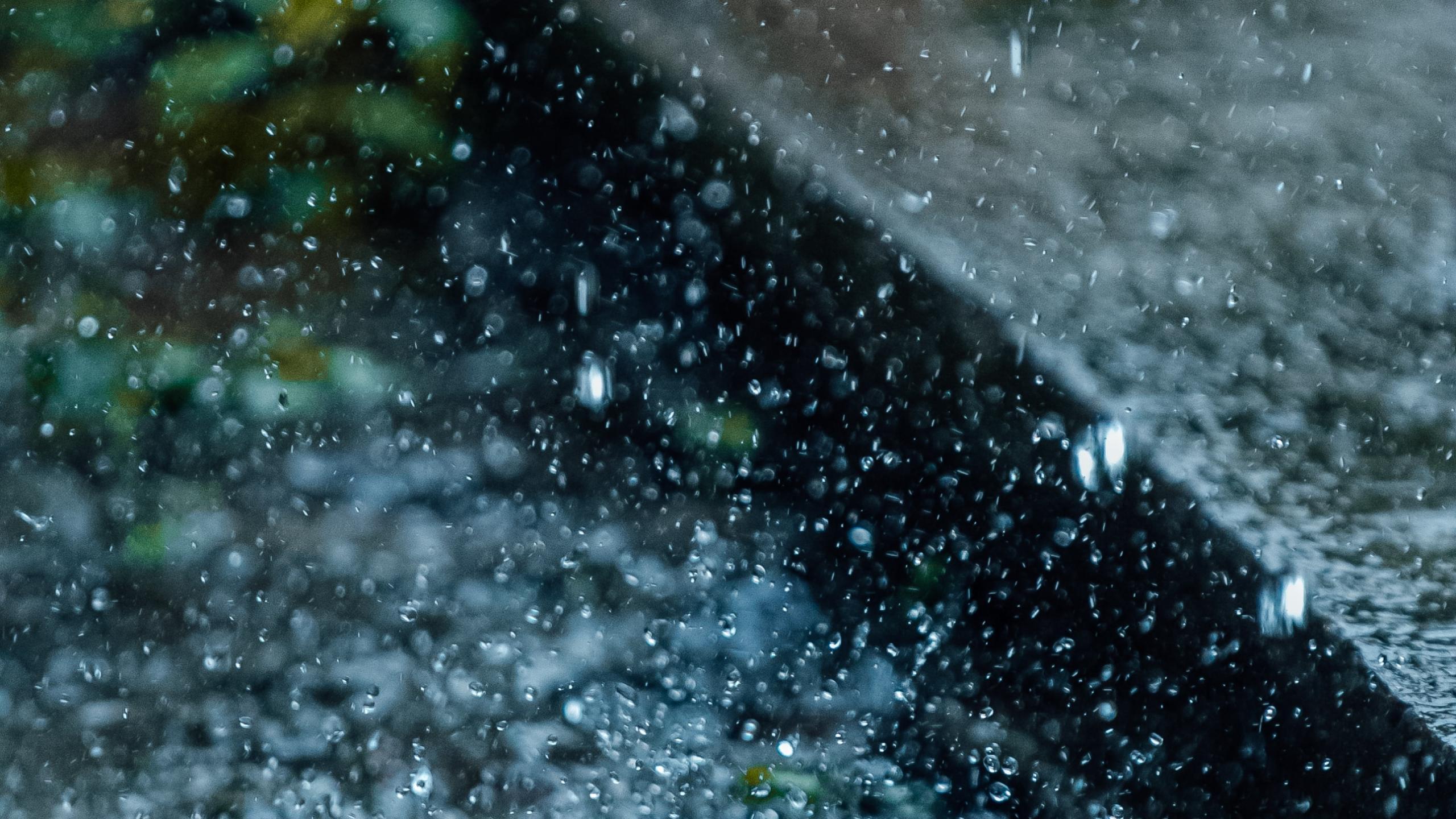 Mau tempo: Sete distritos sob aviso amarelo devido a chuva forte e trovoadas
