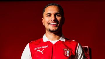 Gabriel Silva (ex-Santa Clara) assina pelo SC Braga até 2031