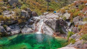 Criança de 11 anos ferida após queda na zona da cascata do Tahiti, no Gerês