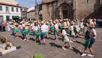 Crianças de escolas da Sé levam tradição das marchas de S. António ao centro da cidade