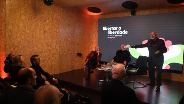 dst promoveu iniciativas para alertar para democracia e liberdades inacabadas