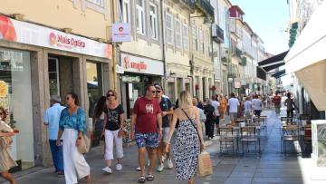 Dormidas em Braga cresceram menos mas houve subidas na restauração e comércio