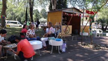 Livros aproximam gerações na nova biblioteca comunitária da Quinta da Capela