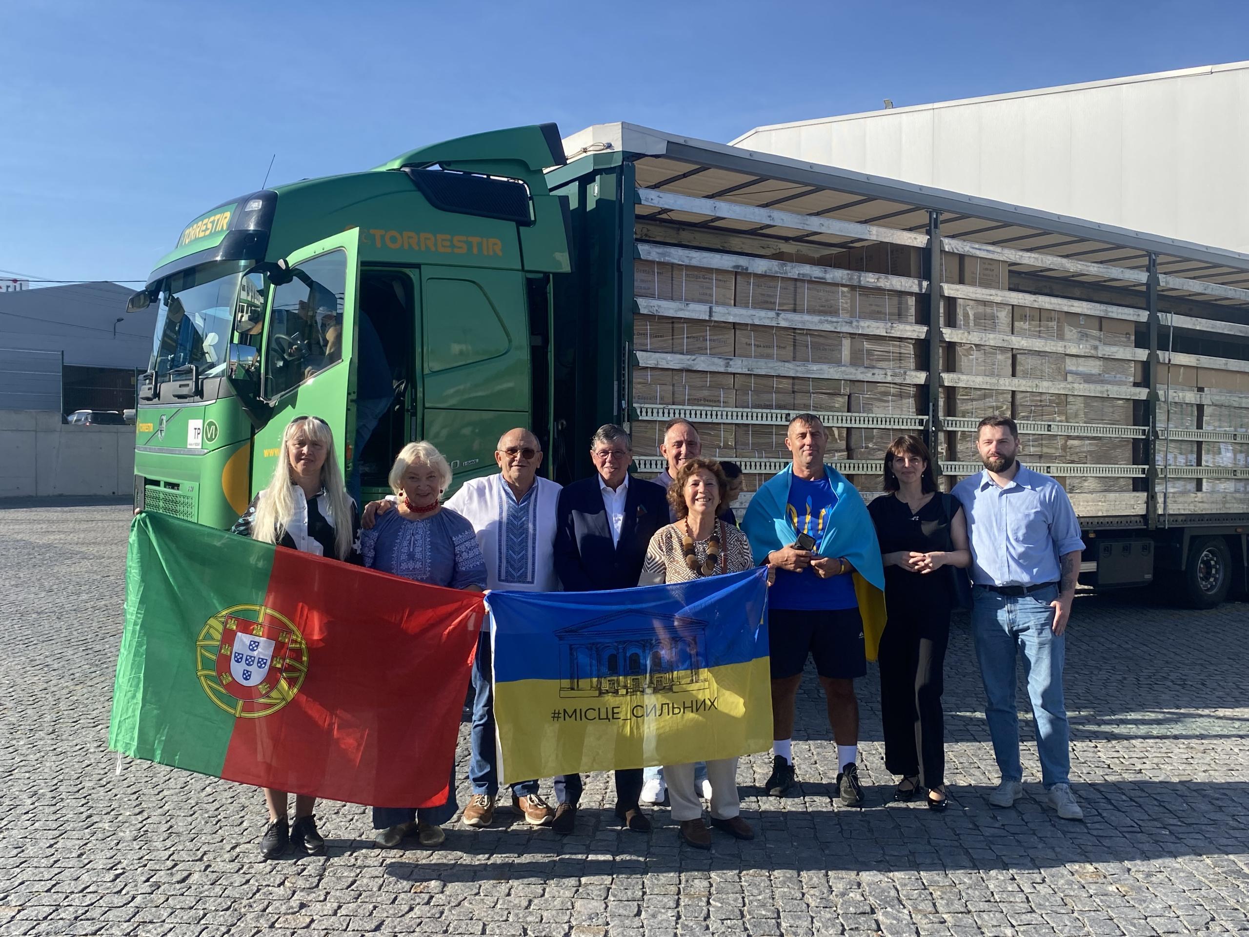 Camião com 13 toneladas de donativos partiu de Braga com destino à Ucrânia