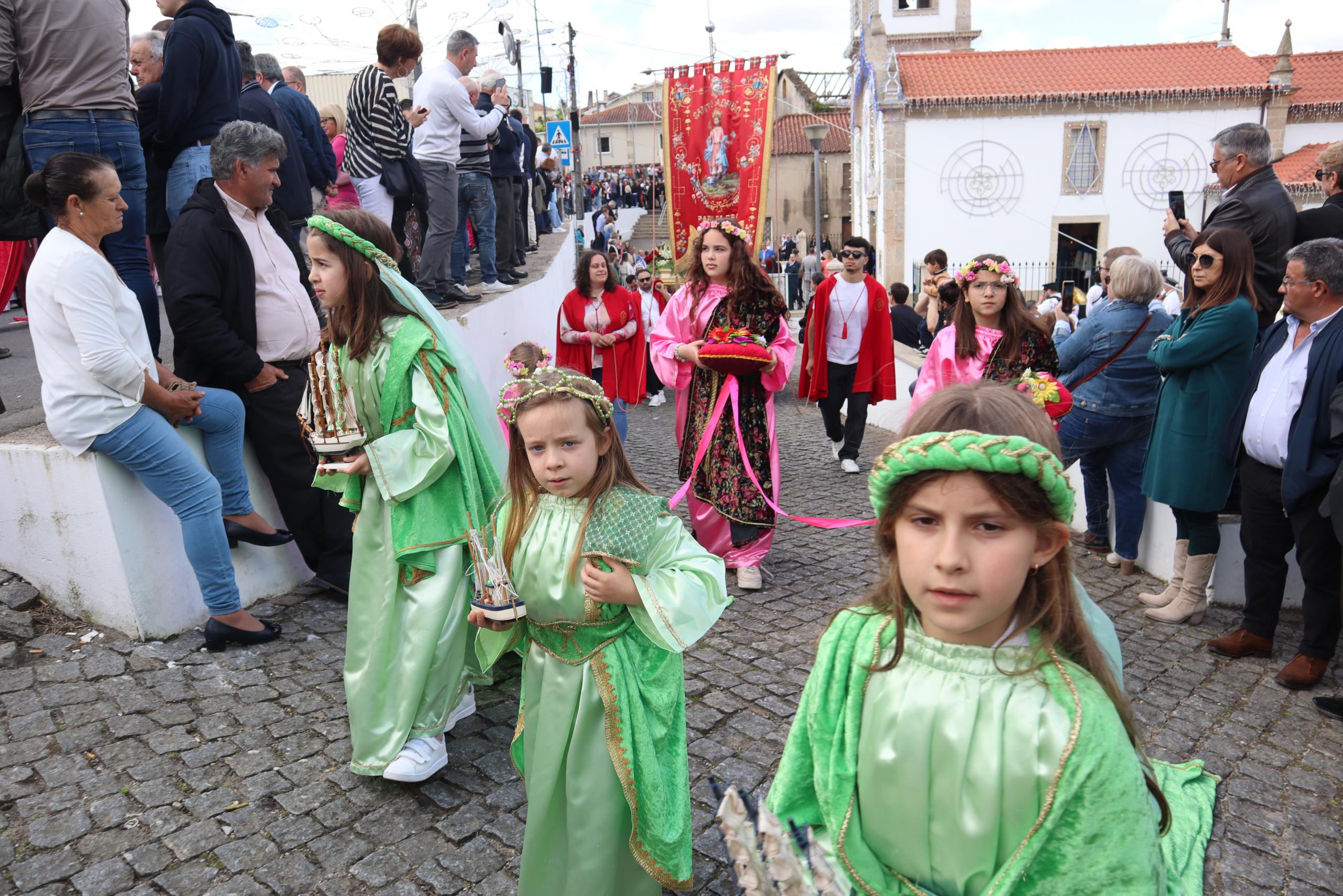 Procissão dos Rosários leva às ruas fé e orgulho da população de Padim da Graça
