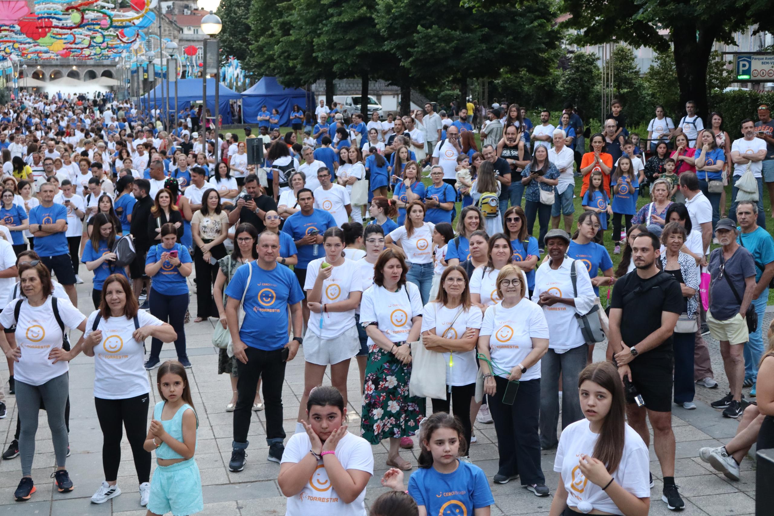 Caminhada da CERCI Braga mobilizou mais de dois mil participantes num evento animado do início ao fim