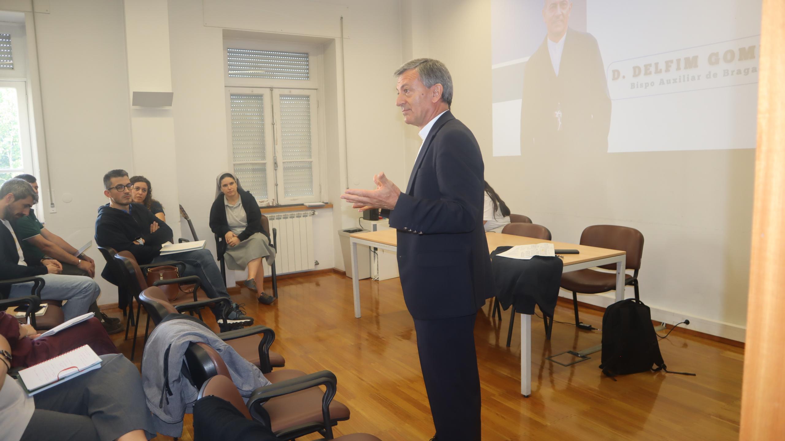 Coração dos jovens deve ser tocado com o ideal de Jesus