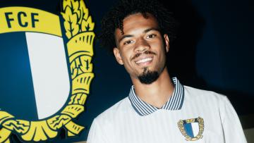 Médio do Paris SG reforça FC Famalicão