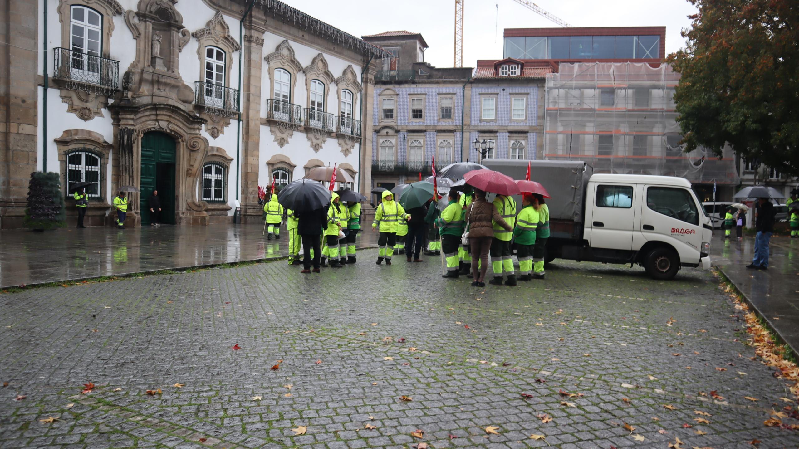 Câmara de Braga está disponível para negociar reivindicações da AGERE
