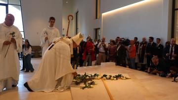 Alexandrina é a «luminária» no Santuário Eucarístico de Balasar