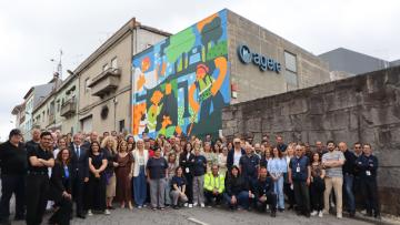 AGERE homenageia colaboradores com mural artístico na Rua do Ferraz
