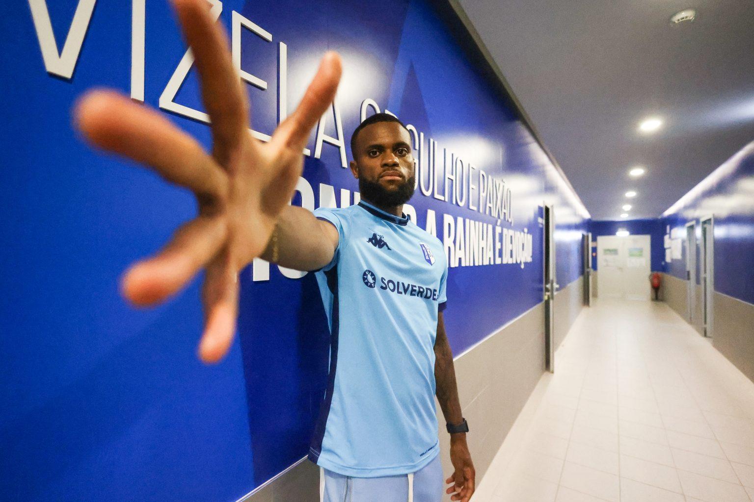 Médio Yannick Semedo reforça FC Vizela