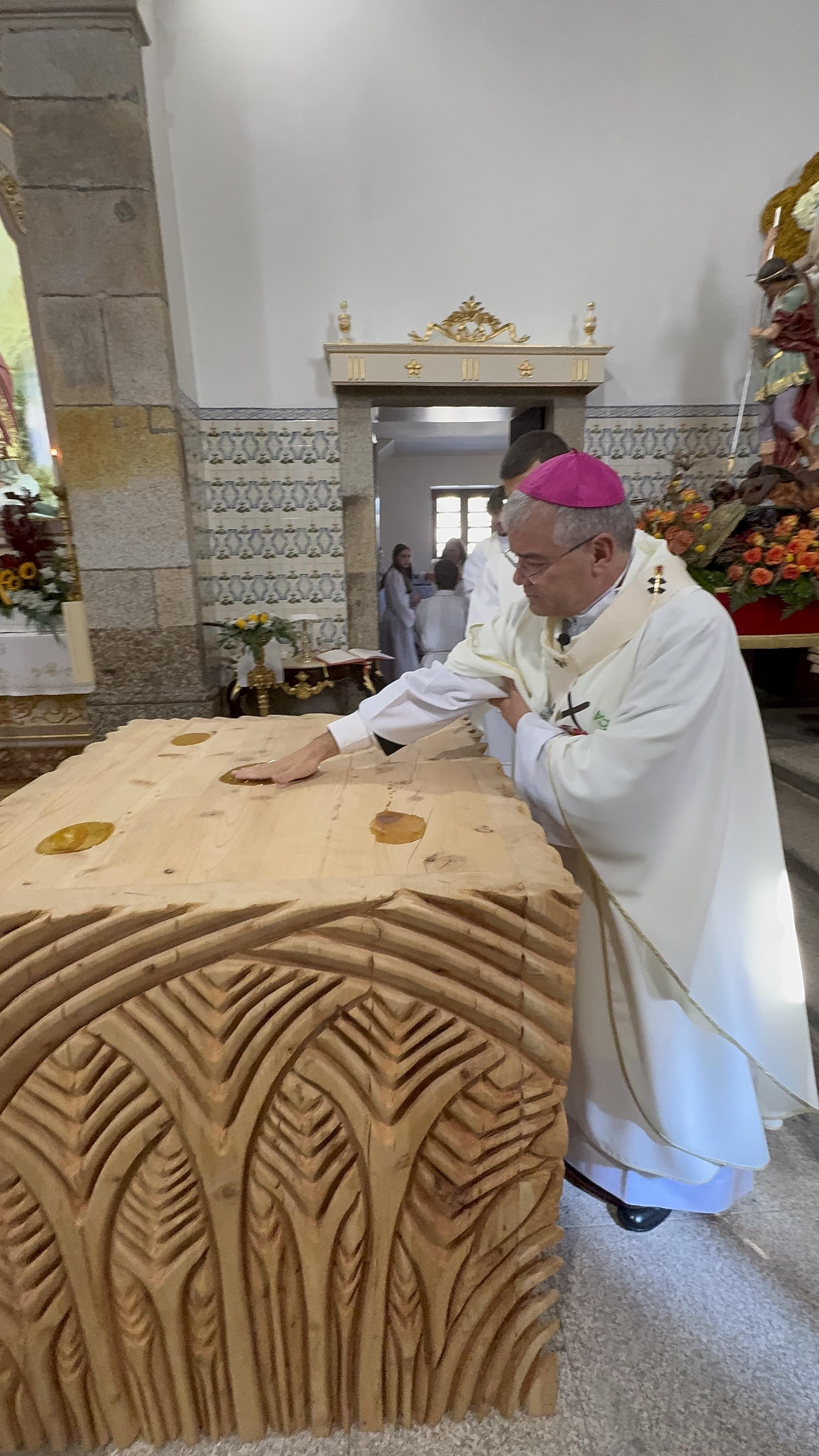 Dedicação do novo altar em Argival marcou a comunidade paroquial