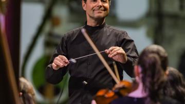 Maestro Filipe Cunha dirige Orquestra em Nápoles