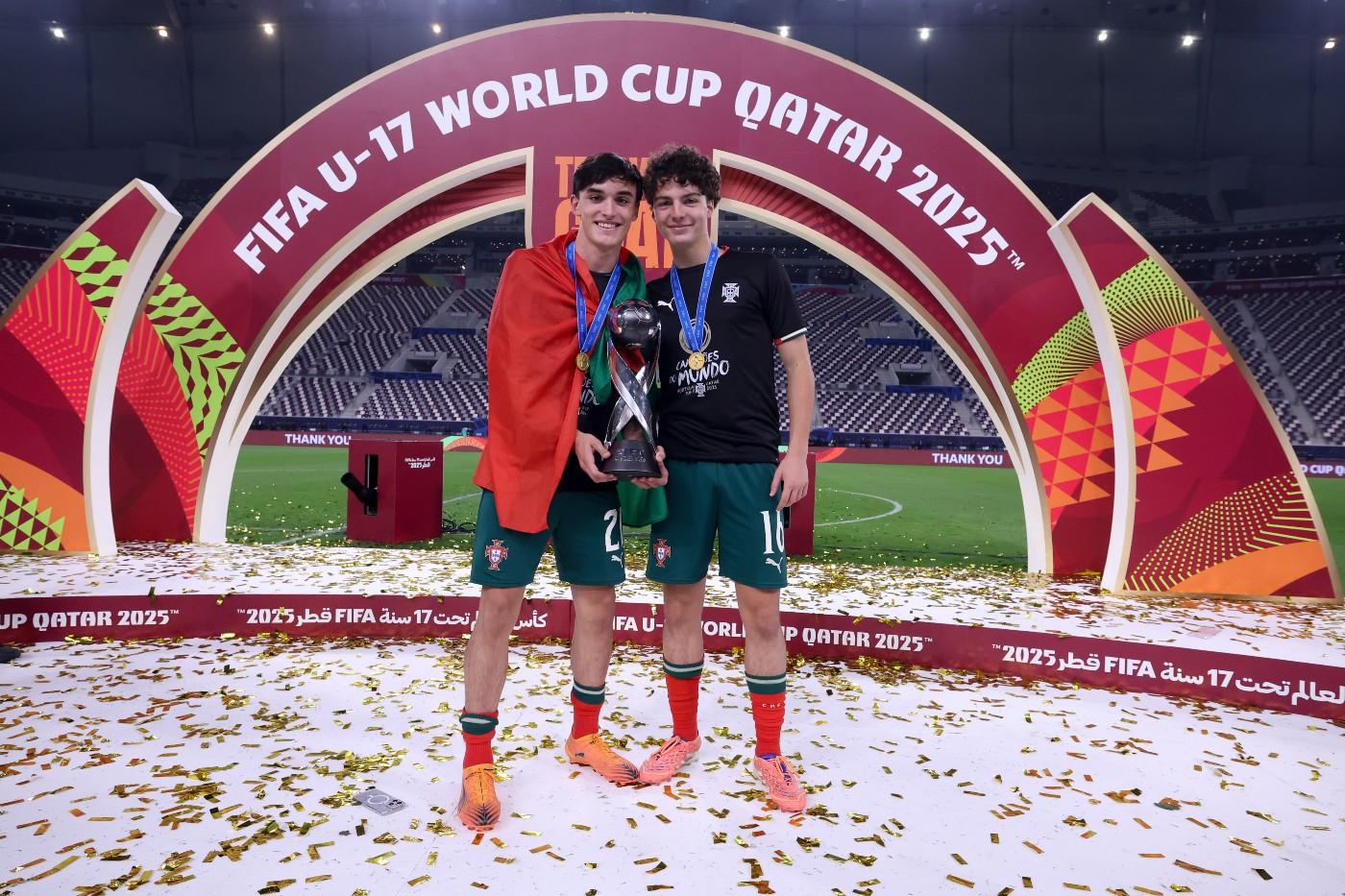 Câmara Municipal Guimarães distingue jovens atletas do Vitória SC que se sagraram campeões do Mundo de sub-17