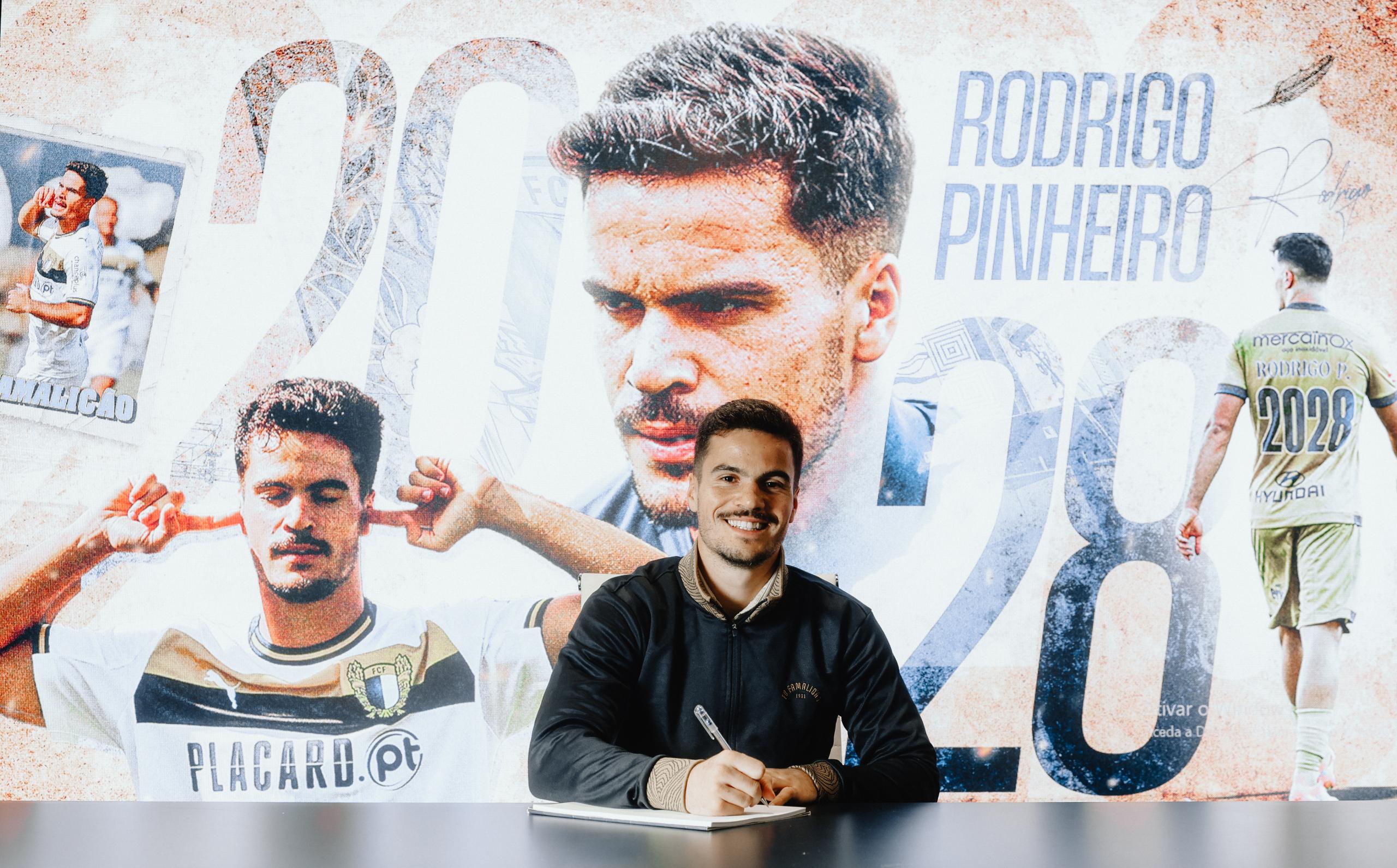 Rodrigo Pinheiro renova com FC Famalicão até 2028