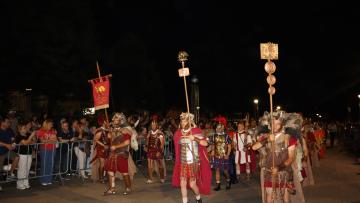 Bracari encheram ruas para receber romanos em Cortejo Triunfal