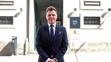 AEB e sindicatos assinam acordo para melhorar salários no setor do comércio