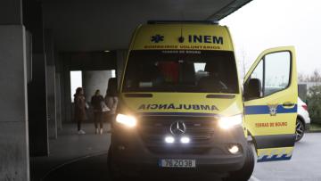 Falta de macas no hospital de Braga compromete socorro dos Bombeiros à população