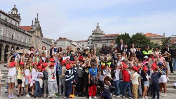 Braga apresenta mascote da Polícia Municipal no arranque do programa do Dia da Criança