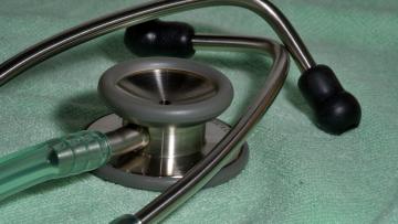 Recrutar médicos estrangeiros mostra que Governo não quer investir no SNS - sindicato