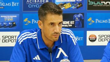 "Amanhã não entra o dinheiro em campo, mas sim os jogadores"