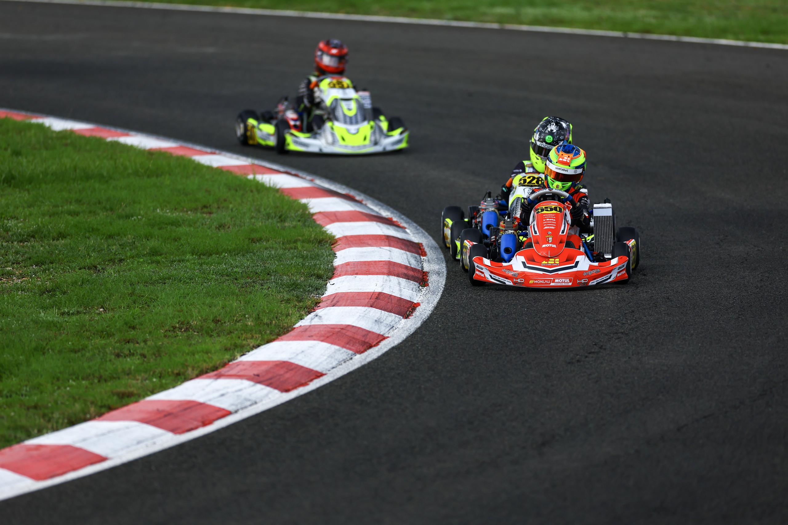 Kiko Correia em destaque no segundo dia do Mundial de karting