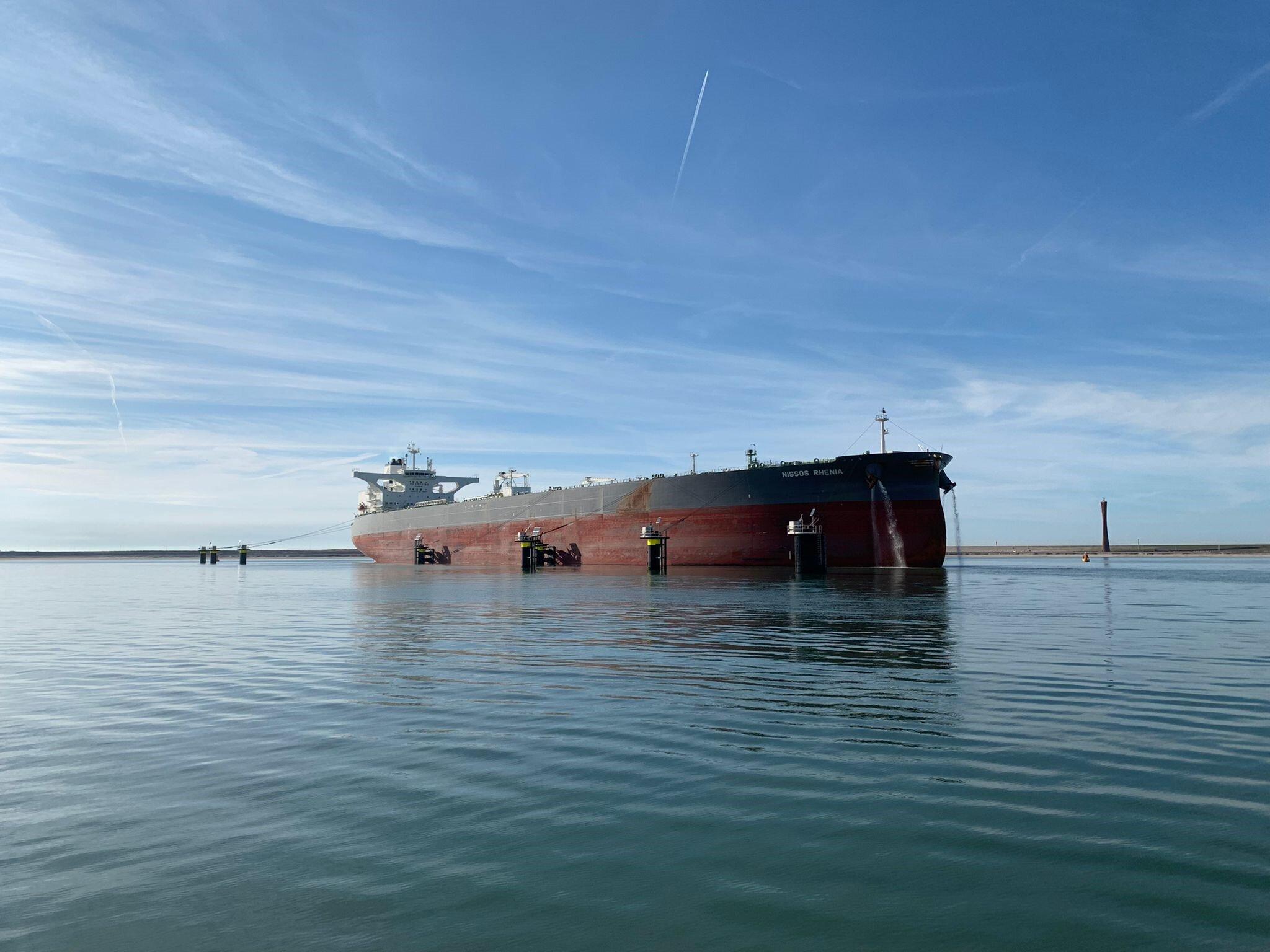 Câmara confiante em reparação segura de petroleiro ao largo de Viana do Castelo
