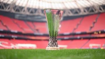Aston Villa-SC Friburgo joga-se amanhã em Istambul